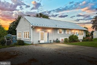 955 MAPLE LN, Hanover, PA 17331