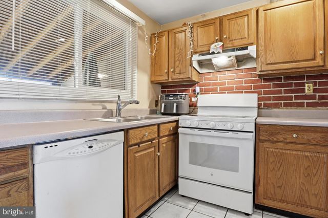 4849 SPRINGTOP DR, Harrisburg, PA 17111