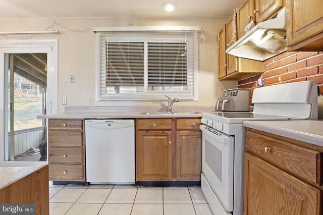 4849 SPRINGTOP DR, Harrisburg, PA 17111