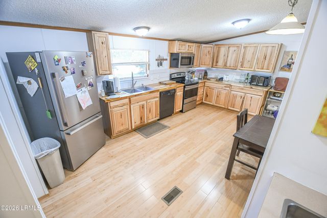 293 Tom Fripp Road, St. Helena Island, SC 29920