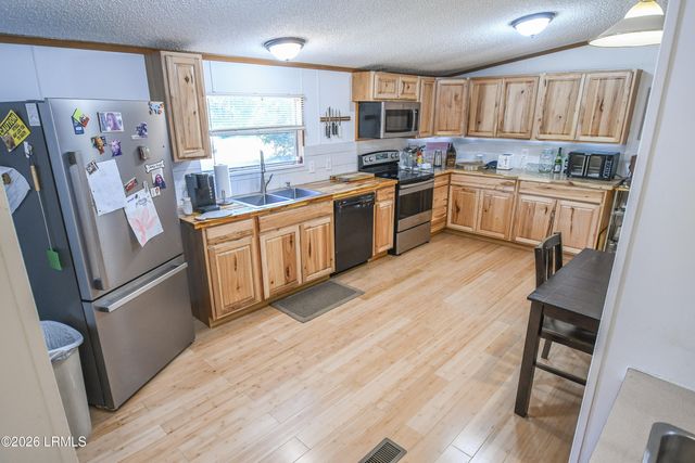 293 Tom Fripp Road, St. Helena Island, SC 29920