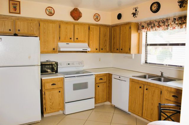 9825 Bischofia Tree Way B, Boynton Beach, FL 33436