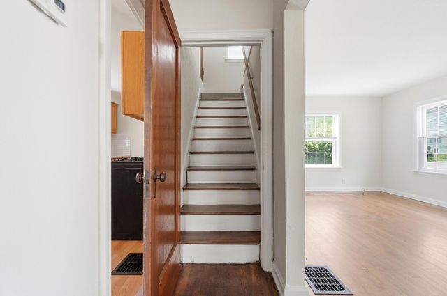 1754 Kenny Road, Columbus, OH 43212