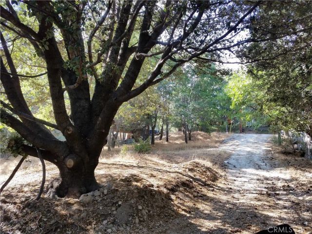 24093 Zurich, Crestline, CA 92325