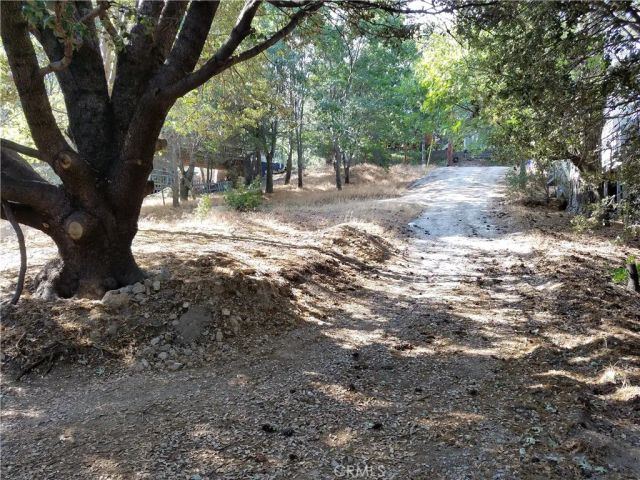 24093 Zurich, Crestline, CA 92325