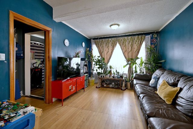 2632 N Moody Avenue, Chicago, IL 60639