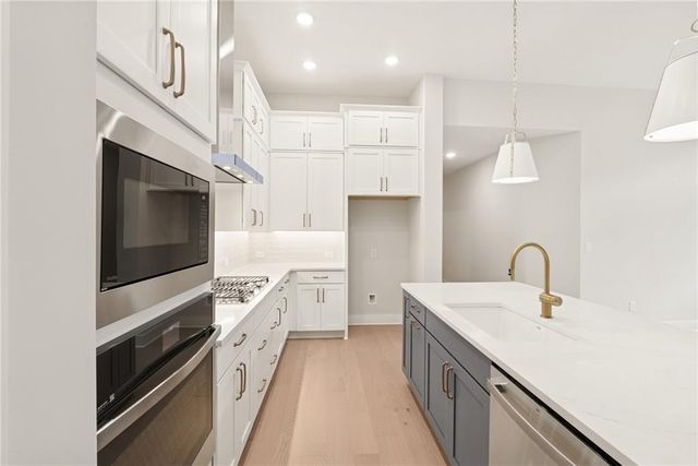 242 Strawberry Lane, Woodstock, GA 30189