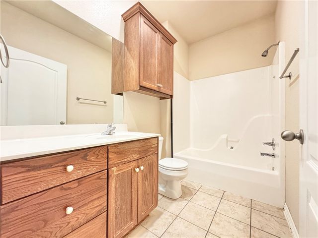 2131 Crossover Road 203, Fayetteville, AR 72703