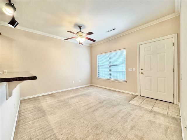 2131 Crossover Road 203, Fayetteville, AR 72703