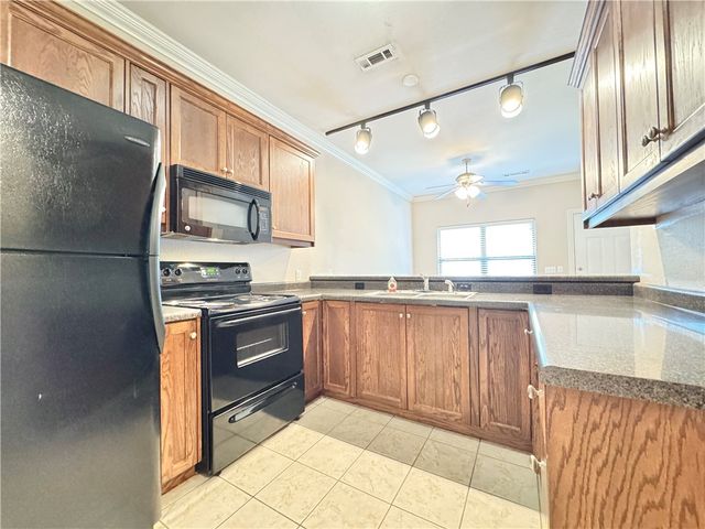 2131 Crossover Road 203, Fayetteville, AR 72703