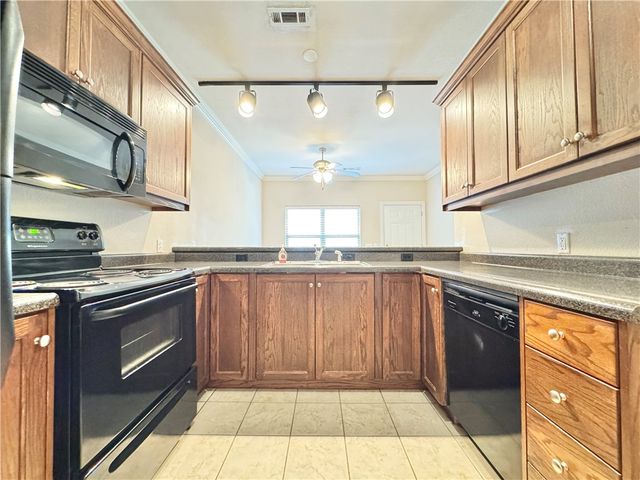 2131 Crossover Road 203, Fayetteville, AR 72703
