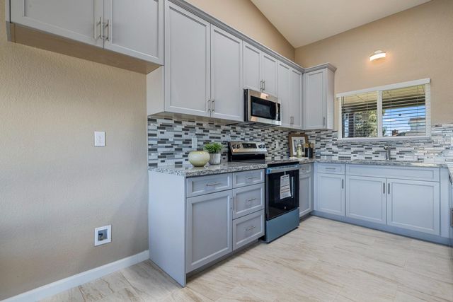 5701 Casaba Way, Keyes, CA 95328