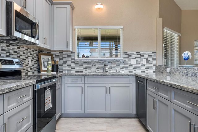 5701 Casaba Way, Keyes, CA 95328