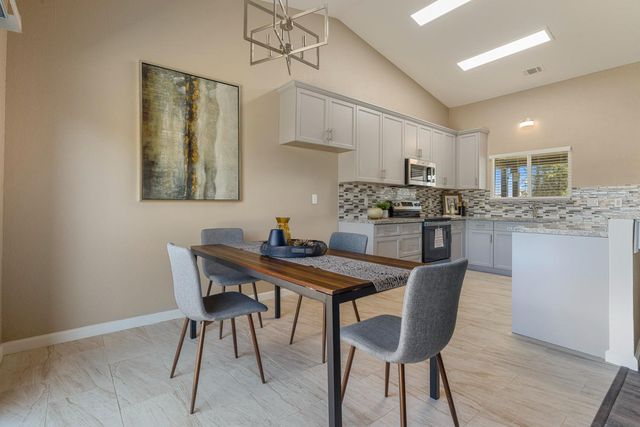 5701 Casaba Way, Keyes, CA 95328