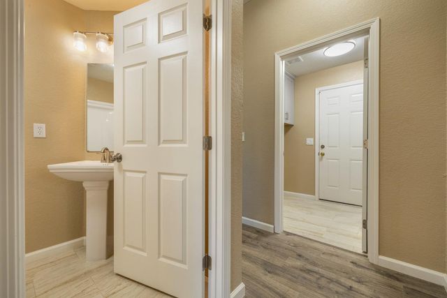 5701 Casaba Way, Keyes, CA 95328