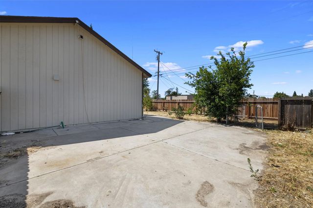 5701 Casaba Way, Keyes, CA 95328