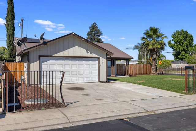 5701 Casaba Way, Keyes, CA 95328