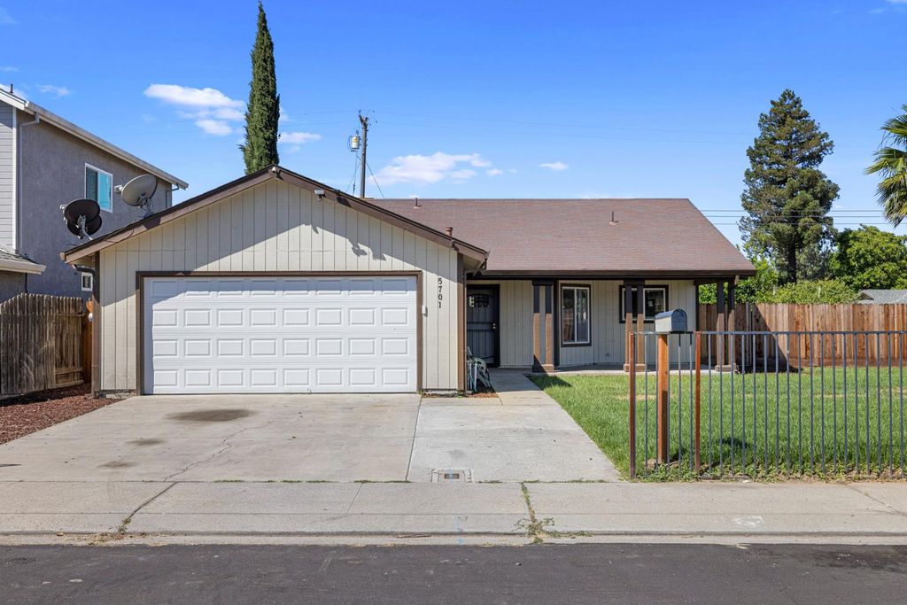 5701 Casaba Way, Keyes, CA 95328