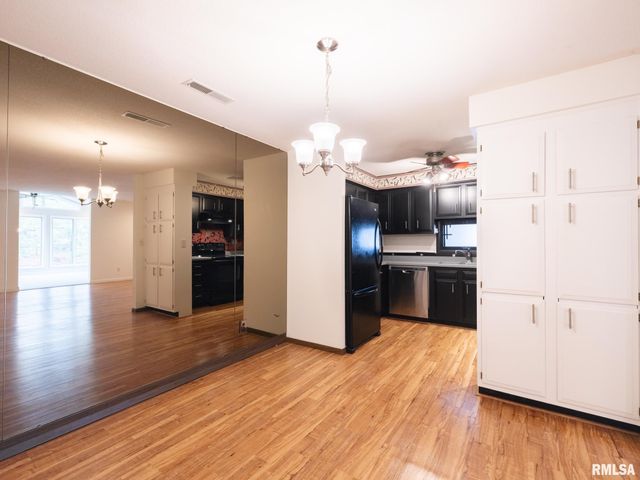 3601 W RICHWOODS Boulevard, Peoria, IL 61604