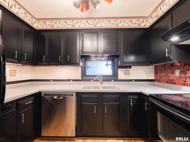 3601 W RICHWOODS Boulevard, Peoria, IL 61604