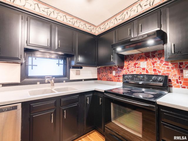3601 W RICHWOODS Boulevard, Peoria, IL 61604