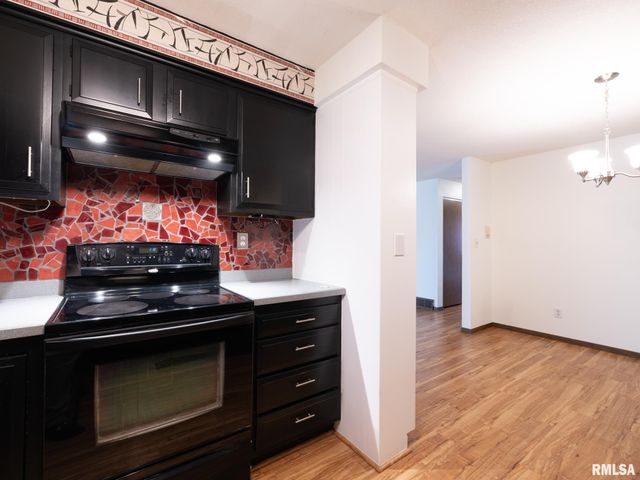 3601 W RICHWOODS Boulevard, Peoria, IL 61604