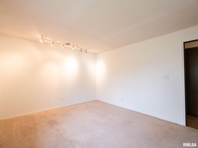 3601 W RICHWOODS Boulevard, Peoria, IL 61604