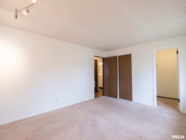 3601 W RICHWOODS Boulevard, Peoria, IL 61604