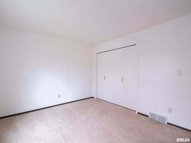 3601 W RICHWOODS Boulevard, Peoria, IL 61604