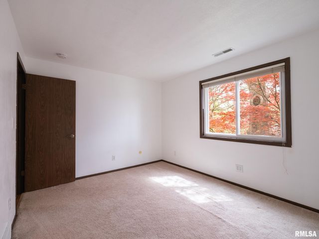 3601 W RICHWOODS Boulevard, Peoria, IL 61604