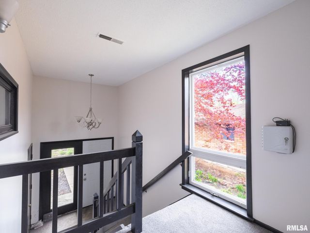 3601 W RICHWOODS Boulevard, Peoria, IL 61604