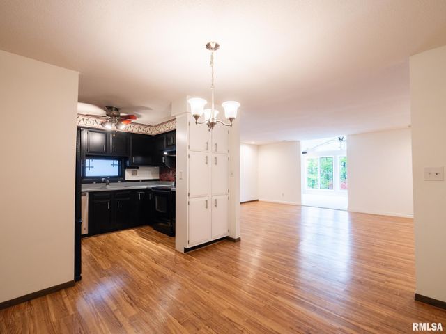 3601 W RICHWOODS Boulevard, Peoria, IL 61604