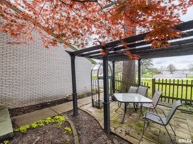 3601 W RICHWOODS Boulevard, Peoria, IL 61604