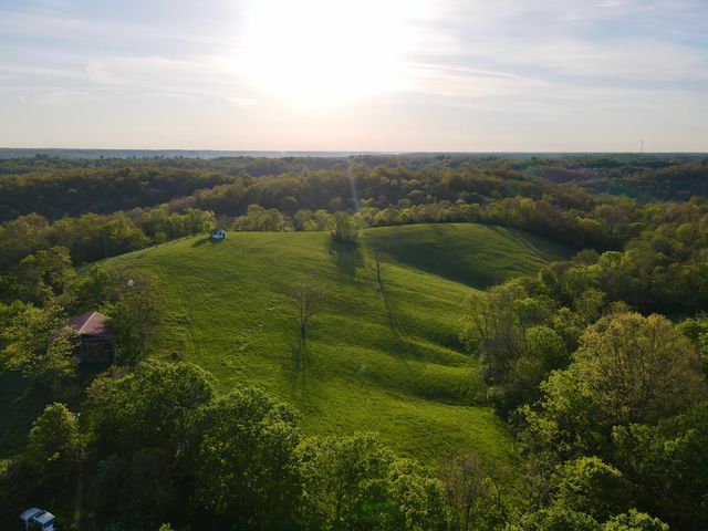 360 Day Hill Road, Foster, KY 41043