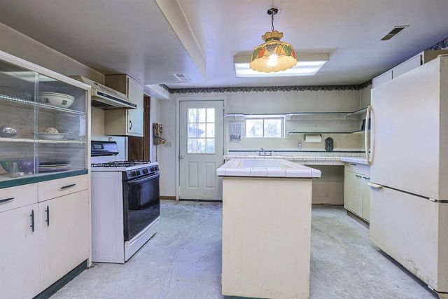 360 Day Hill Road, Foster, KY 41043