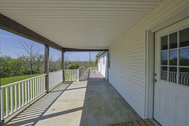 360 Day Hill Road, Foster, KY 41043
