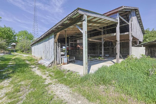 360 Day Hill Road, Foster, KY 41043