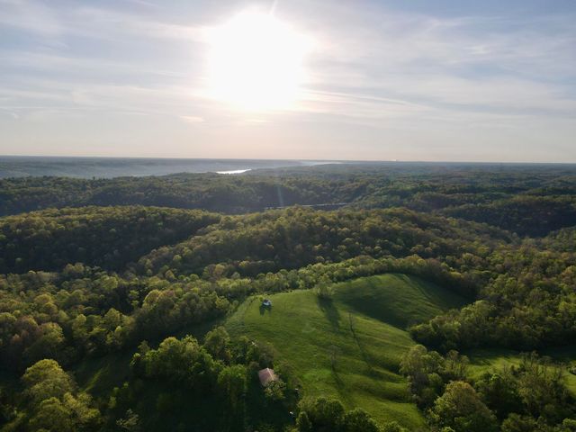 360 Day Hill Road, Foster, KY 41043