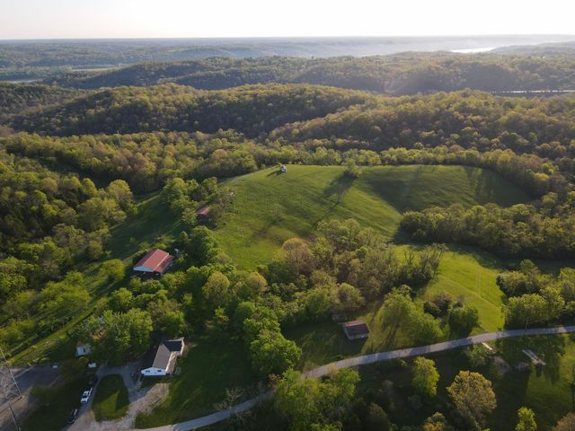 360 Day Hill Road, Foster, KY 41043