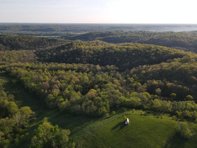 360 Day Hill Road, Foster, KY 41043