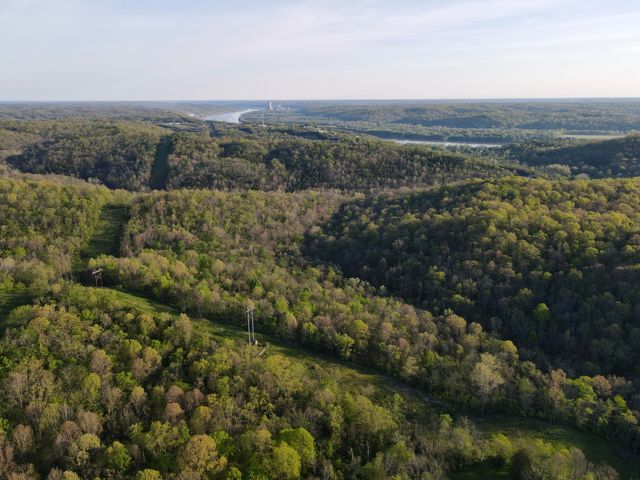 360 Day Hill Road, Foster, KY 41043