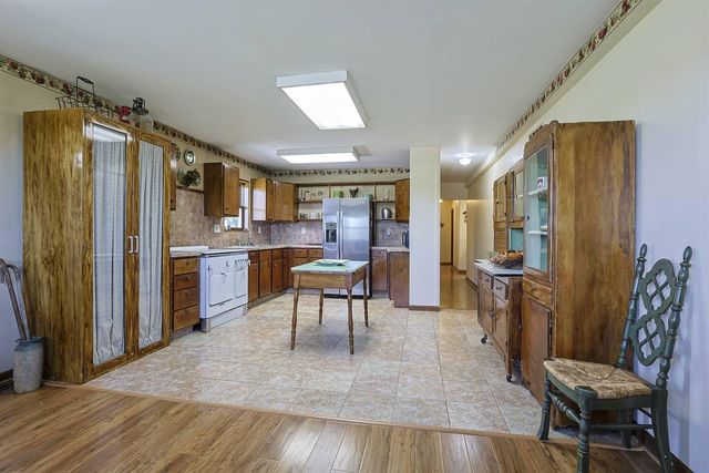 360 Day Hill Road, Foster, KY 41043