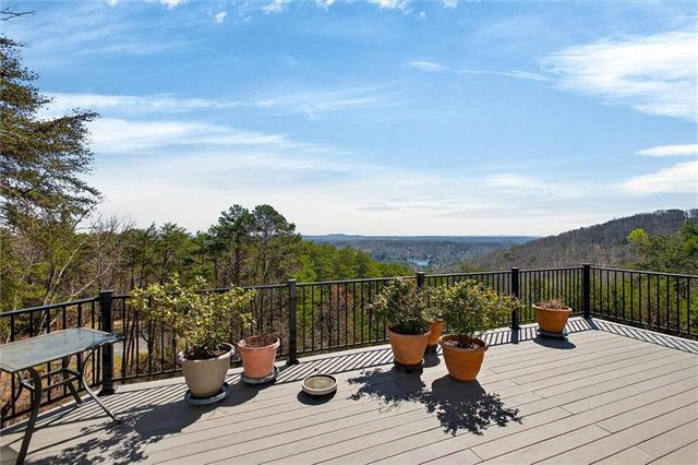 805 Lake Arrowhead Drive, Waleska, GA 30183