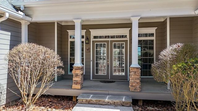 805 Lake Arrowhead Drive, Waleska, GA 30183