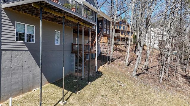 805 Lake Arrowhead Drive, Waleska, GA 30183