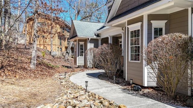 805 Lake Arrowhead Drive, Waleska, GA 30183