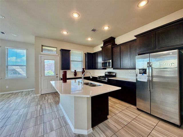 8758 Laurel Crest Drive, Missouri City, TX 77459