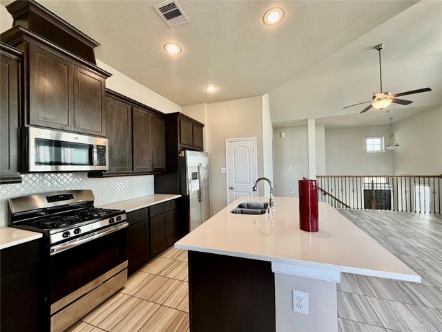 8758 Laurel Crest Drive, Missouri City, TX 77459