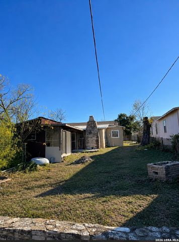 627 BEXAR DR, San Antonio, TX 78228
