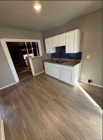 627 BEXAR DR, San Antonio, TX 78228